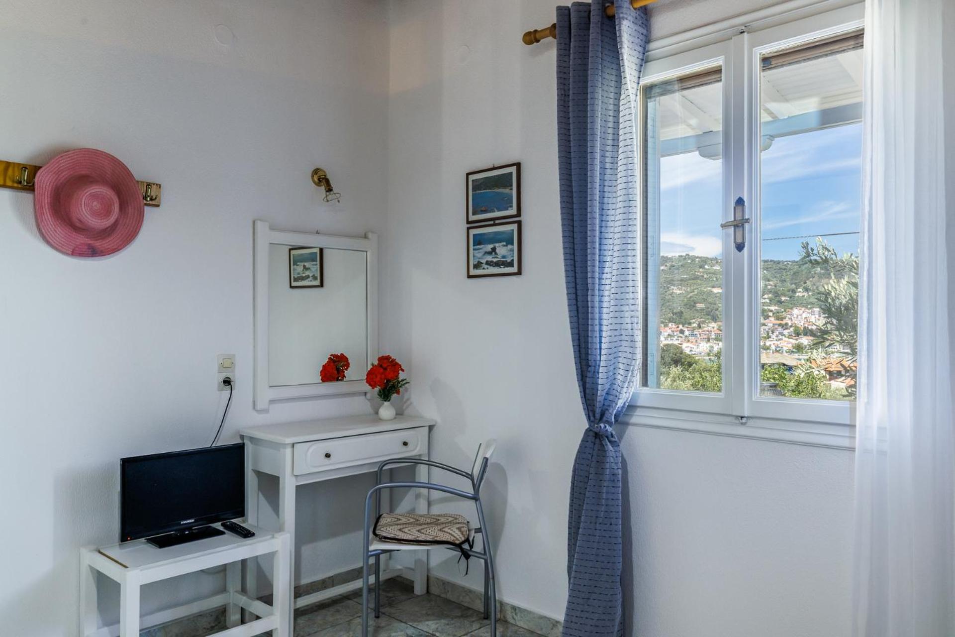 Anesis Apartment 2 Fireplace Skopelos Eksteriør billede